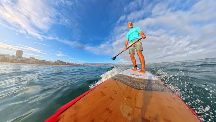 You can also discover the coast of Gran Canaria by SUP