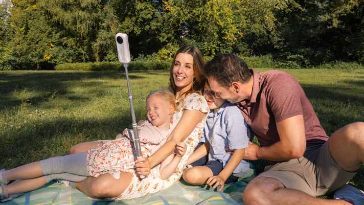 Insta360 X4 Air - la videocamera 8K a 360° ultraleggera