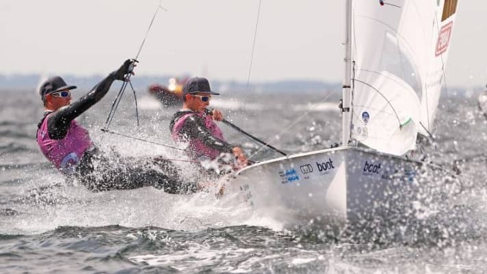   Les Jeux Olympiques 2020 en ligne de mire : l'équipage de 470 Simon Diesch et Philipp Autenrieth. Ce qu'il adviendra ensuite de leur discipline reste dans les étoiles olympiques