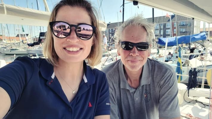   Leur première régate commune a été la course en double Baltic 500 en 2019, lorsque Lisa Berger est tombée amoureuse de la mini-voile grâce à l'opportunité de naviguer spontanément avec Claus Pedersen. Plus tard, la jeune et dynamique Autrichienne est devenue championne d'Europe de course au large en équipage mixte avec Christian Kargl, avant que la discipline ne soit rejetée par le CIO sur le chemin de la première olympique.