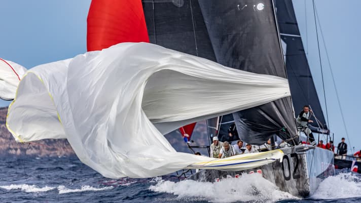   Mit diesen imposanten Segeln haben die Crews in der TP52 Super Series alle Hände voll zu tun