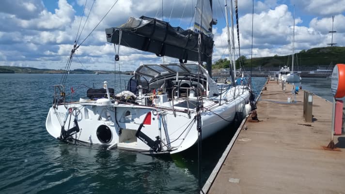   Die zuverlässige, zwei Jahrzehnte alte Imoca "Rosalba" am Steg