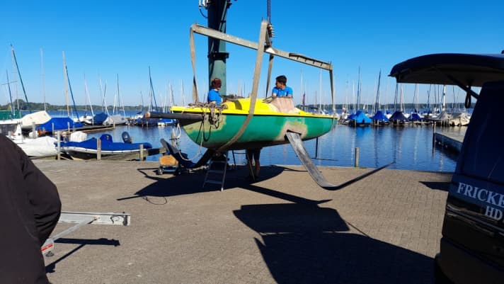   "Brasil" kurz vor dem Moment, in dem sie mit Foils zu Wasser gelassen wird