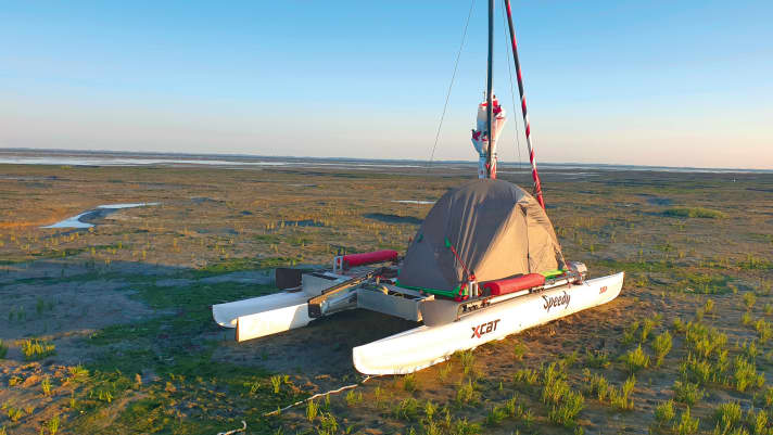 Non un'altra persona in lungo e in largo. Michael Kujawa con il suo gatto secco sulla punta orientale dello Schiermonnikoog