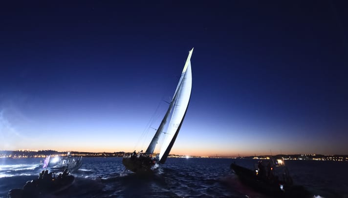   La fortuna del Team Brunel è stata perfetta all'alba, dopo un'ultima, breve e noiosa scossa: la squadra olandese ha vinto la settima delle nove tappe totali da Newport a Lisbona, veleggiando verso il traguardo qui