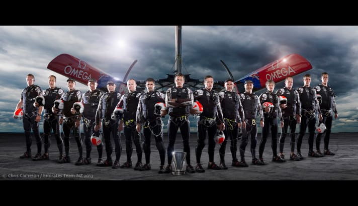   Das Segelteam der Herausforderer: Skipper Dean Barker (vorn)