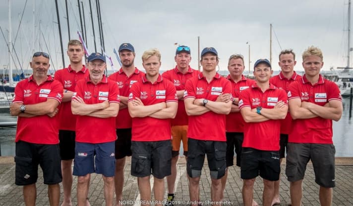   Die Crew vom Kongelig Dansk Yachtklub mit Jörg Riechers (ganz links)