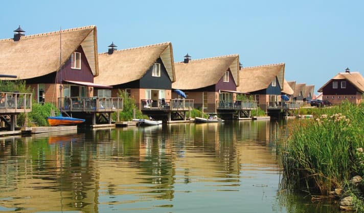 Die "Vissersvillas" im Beach Resort Makkum vermitteln Urlaubsfeeling pur.