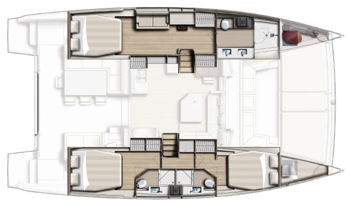   Bali 4.5: Versione armatoriale con tre cabine e tre teste. Gli scafi della versione a quattro cabine sono identici, ciascuno con due cabine.