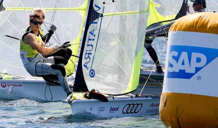   Bislang Favoriten für den Kampf um die Olympiafahrkarte: Erik Heil und Thomas Plößel. Doch die Freunde und Sparringspartner rückten zuletzt immer näher und segeln bei der Kieler Woche sogar voraus: Justus Schmidt und Max Böhme