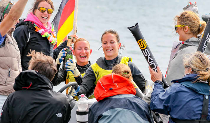   Après les victoires de Tina Lutz et Susann Beucke en 49erFX lors de la Kieler Woche cette année, des athlètes olympiques de renom du monde entier vont à nouveau se battre sur le fjord.