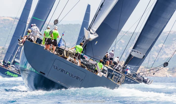 Die 33-Meter-Baltic „WinWin“ versucht Meter gut zu machen. Sie liegt derzeit auf Rang drei. | i.