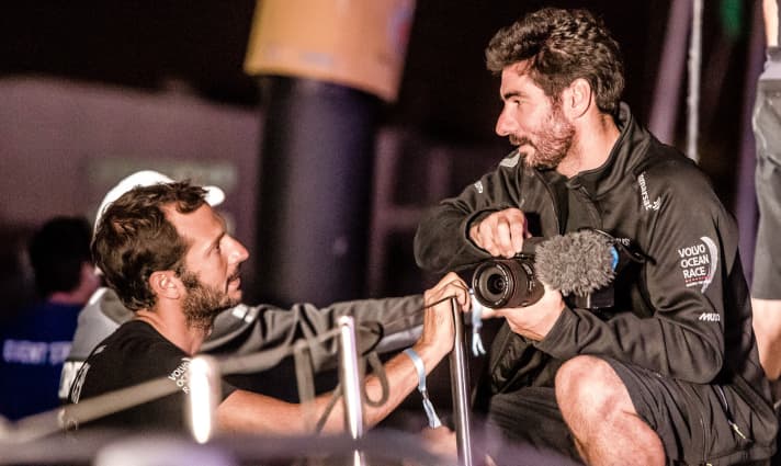   Jerémie Lecauday is the onboard reporter for the Sun Hung Kai / Scallywag team and is interviewed here himself. The Frenchman regularly provides meaningful insights into the on-board life of his team