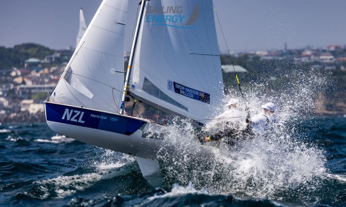   La loro intensa battaglia per il bronzo è palpabile in questa foto. Ma non è stata premiata da Paul Snow-Hansen e Dan Wilcox: i neozelandesi hanno concluso la regata olimpica al quarto posto nel 470.