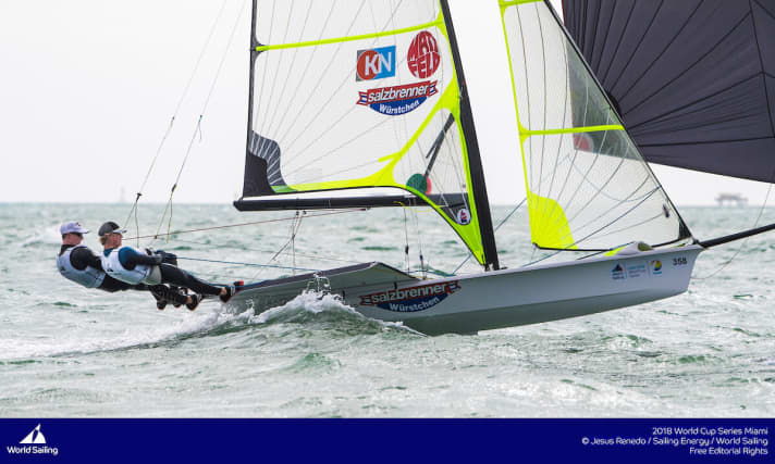   Les navigateurs de 49er Tim Fischer et Fabian Graf en action au large de Miami