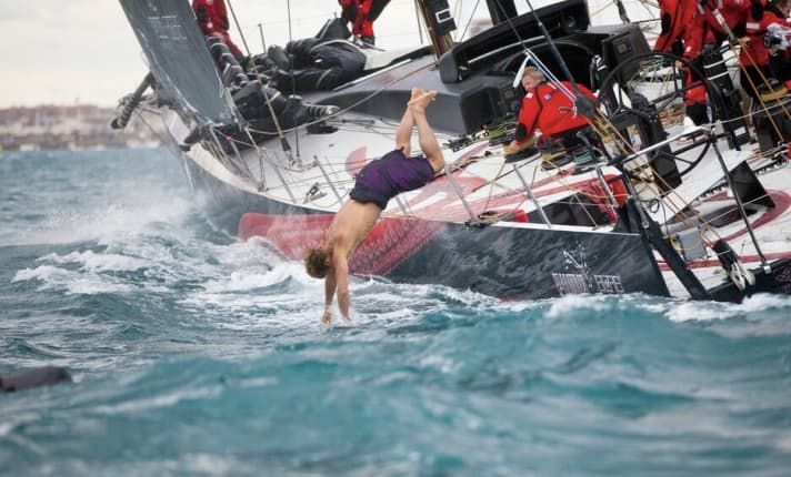   No time to stop : la mascotte publicitaire et surfeur de l'extrême Laird Hamilton fait ses adieux à "Puma