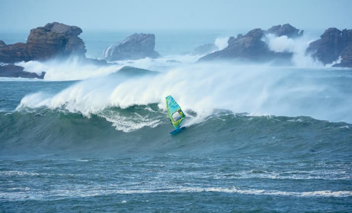  Île Vierge defies the Atlantic as a rocky outpost