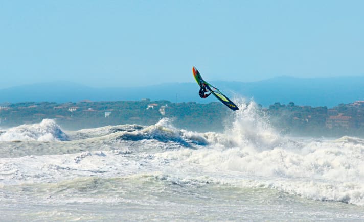   The waves in Vada only get this big during storms. Leon was lucky and caught a big day.