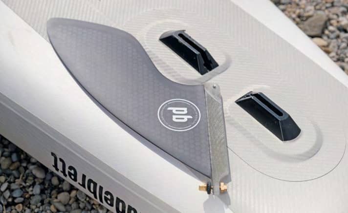 9.5" Honeycomb Touring fin: The split fin box of the Tourer paddleboard makes it easier to roll in.