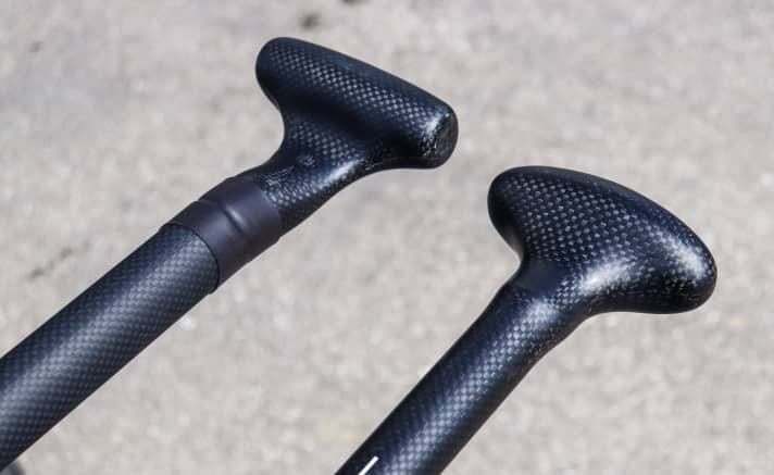 The "Distance" relies on the T-Grip, "Trydent" comes with Palm-Grip (right)