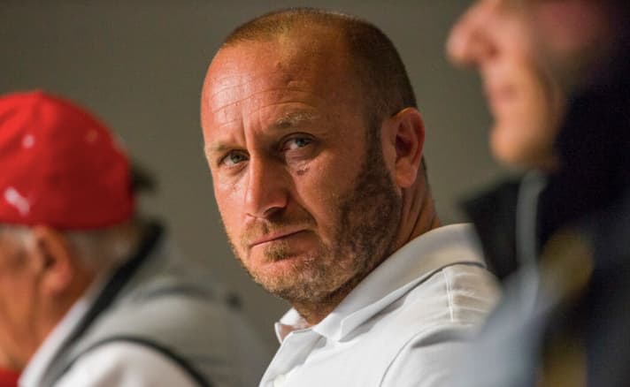   On ne navigue qu'après la décision du jury : Max Sirena, skipper de la Luna Rossa