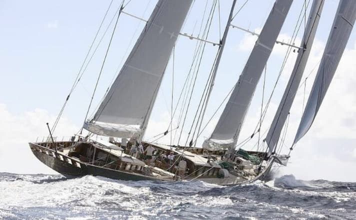   Familiar view: competitors see the stern of the "Hetairos"