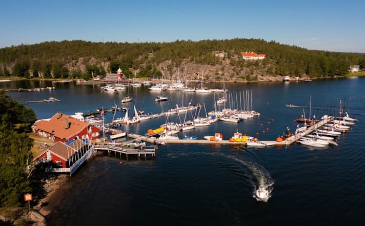 Le port scandinave de livre d'images des navigateurs du championnat d'Europe à Hankø