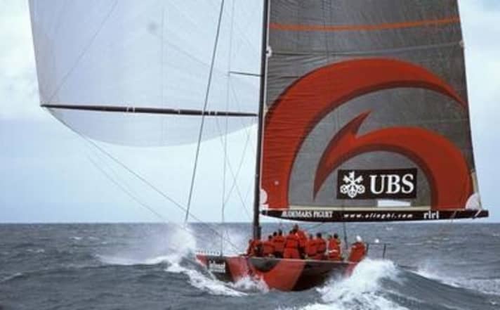   Il Team Alinghi si allena al largo di Auckland