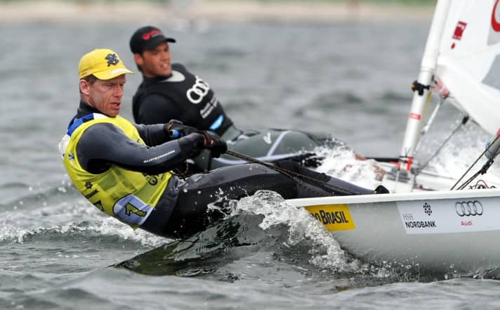   Robert Scheidt in a duel with Philipp Buhl - this scene could also play out again at the Olympic regatta before Rio in August 2016