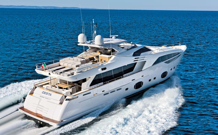 Extravagant: the Custom Line 100 | 00
