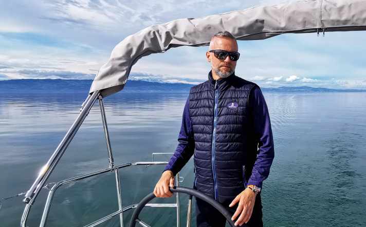 Per l'articolo YACHT: Acquisto barche 22/2024 lars reisberg chasotstraße 12 23566 lübeck cell +49 (0)176 - 403 780 89