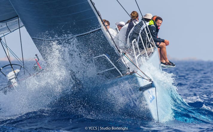   Le yacht du KYC "Moana" en mission pour le championnat du monde