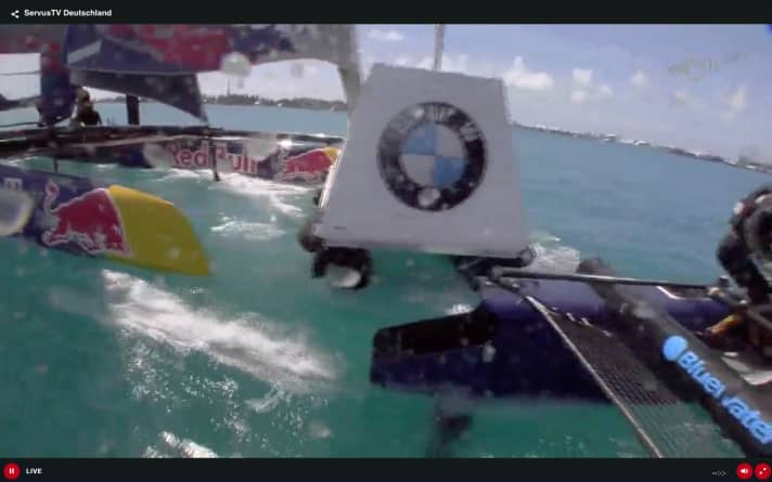   Spinto dagli svedesi, il catamarano AC45 tedesco si lancia verso la boa di virata