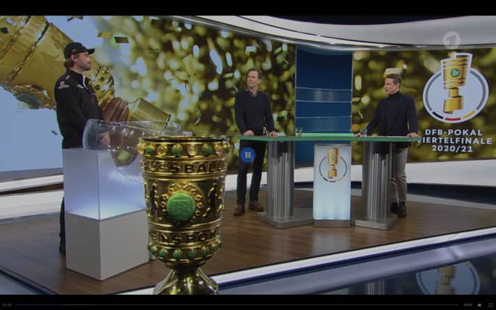   Boris Herrmann ha sorteggiato le partite dei quarti di finale della DFB Cup domenica sera e ha fatto una chiacchierata con il direttore della DFB Oliver Bierhoff. Il programma è stato condotto da Alexander Bommes