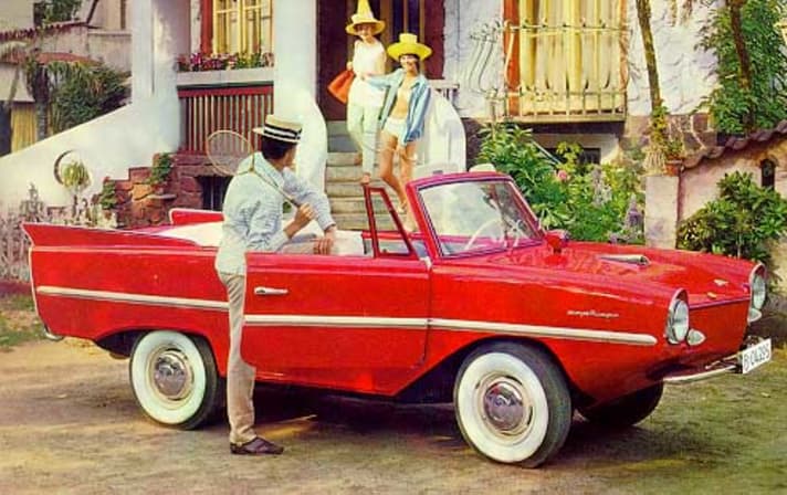 Nur fliegen konnte es nicht: Das Amphicar 770 zu Lande und zu Wasser.