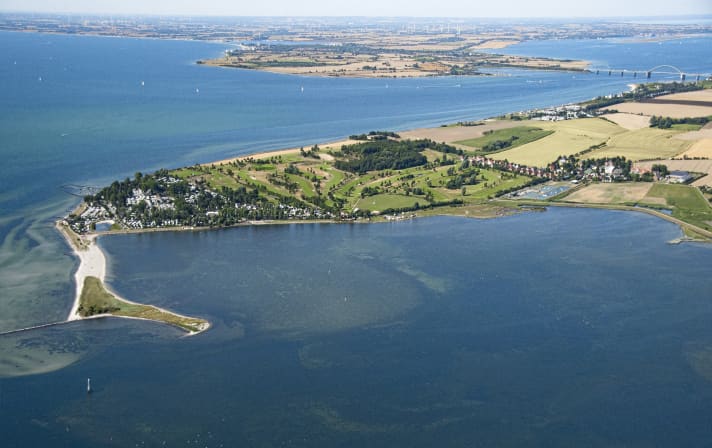 A prime spot on Lake Burger and the open Baltic Sea: Wulfener Hals