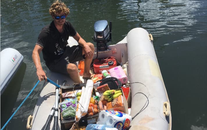   Shopping tour by dinghy. Wherever there is an opportunity to stock up at a favourable price, it is seized