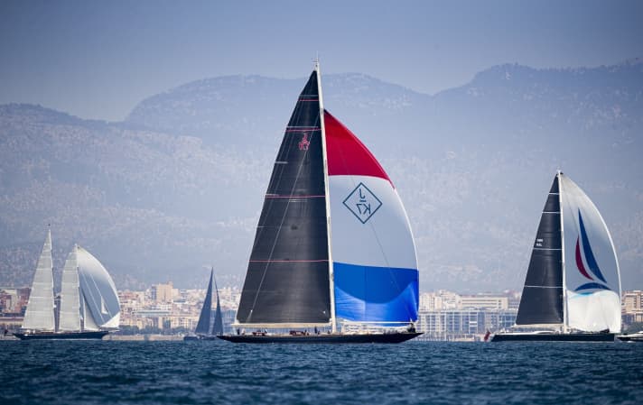  Imposanter Anblick: die J-Class-Yacht "Velsheda" im Training vor Palma