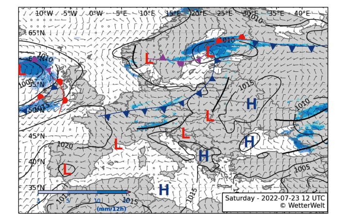 Esempio di mappa di pressione al suolo per l'Europa, con massimi e minimi, fronti, frecce del vento e precipitazioni.