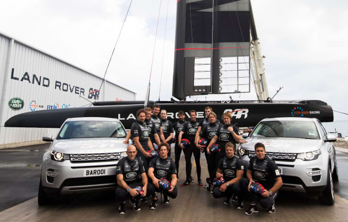   35e America's Cup : Land Rover BAR baptise "Rita" - le catamaran avec lequel les Britanniques espèrent remporter l'America's Cup