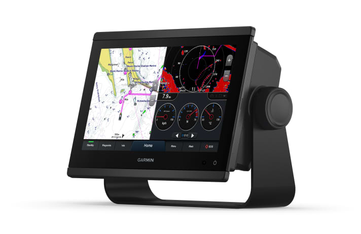   Le design sans cadre est adapté au montage sur étrier ou sur cloison. Des kits de conversion devraient permettre l'intégration dans les découpes des anciens traceurs Garmin.