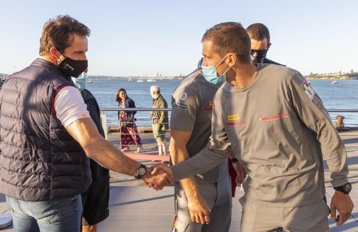   Fairplay et masques à terre : Sir Ben Ainslie et Pietro Sibello Studio Borlenghi