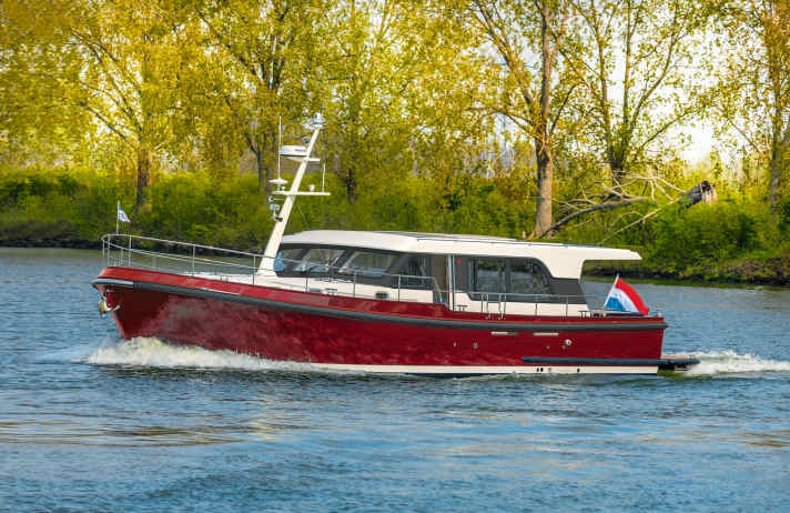 With a powerful engine, a low nose weight at rest is perfectly acceptable.