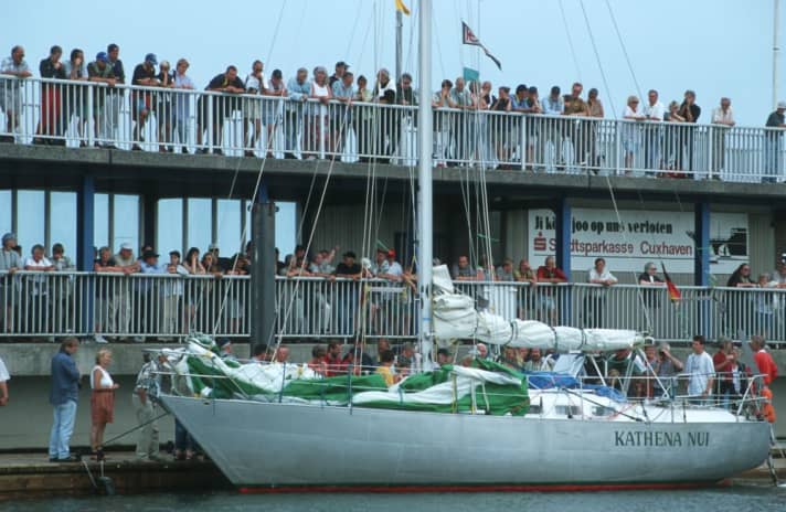 "Kathena Nui" s'amarre à Cuxhaven en été 2001 après 343 jours en mer