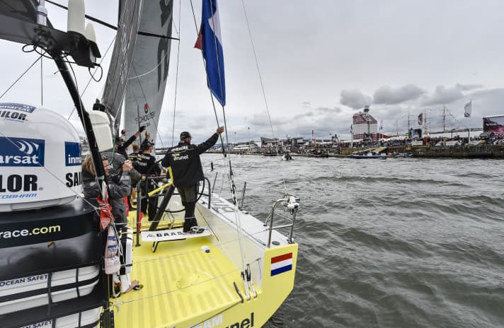   "Grande gare" pour l'équipe hollandaise Brunel avec le skipper Bouwe Bekking en 2015 à la plage de Scheveningen