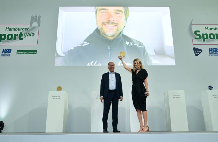 In April 2022, Boris Herrmann was named Hamburg's Sportsman of the Year for his Vendée Globe success in 2021. Team Director Holly Cova accepted the award on his behalf at the Hamburg Sports Gala. Herrmann was connected via video conference