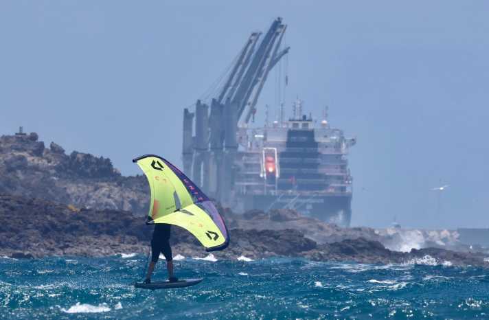 El Medano is a tip especially for experienced wingfoilers