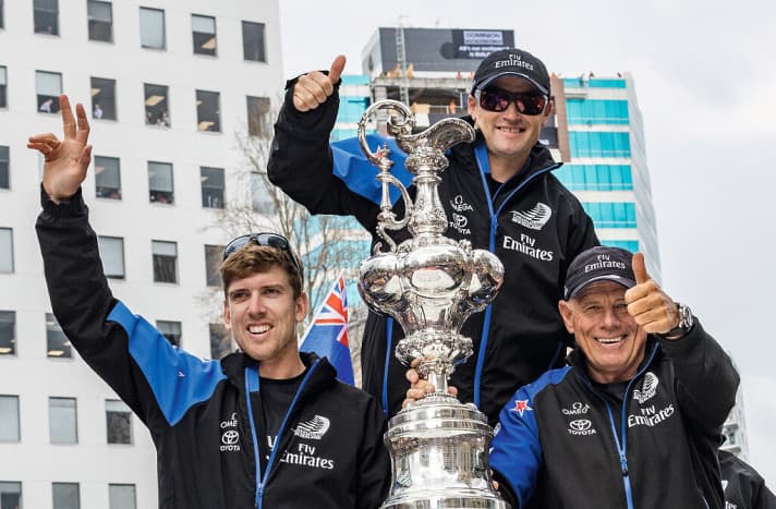   È molto divertente - come per Grant Dalton, Glenn Ashby e Peter Burling (da destra) - vincere l'America's Cup per la Nuova Zelanda. La missione di continuare a difenderla con successo è molto più difficile.