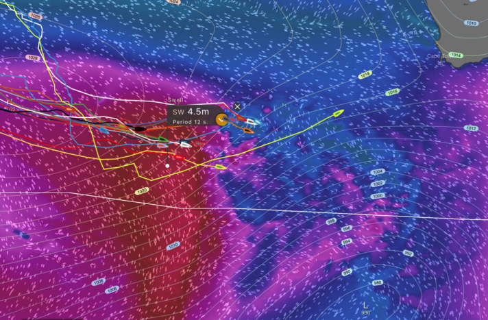   Illustration 1 : La hauteur des vagues à 00:00 UTC pour le lundi 30 novembre. Une houle de quatre à cinq mètres s'approche du groupe de tête, ce qui est mauvais pour les bateaux à foils qui ne peuvent alors plus faire valoir leurs avantages.