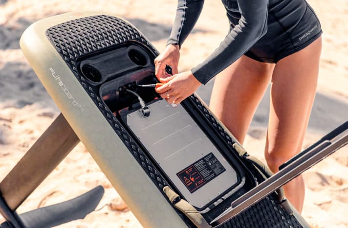 Toy-Parade: In den letzten Jahren wurden Lazaretten zu Lager- und Ladestätten elektrisch angetriebener Foilboards oder -Fahrräder. Deren Lithium-Ionen-Batterien bedürfen besonderer Zuwendung.